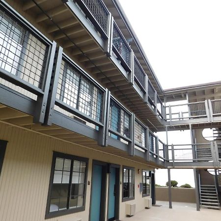 Wave Street Inn Monterey Bagian luar foto