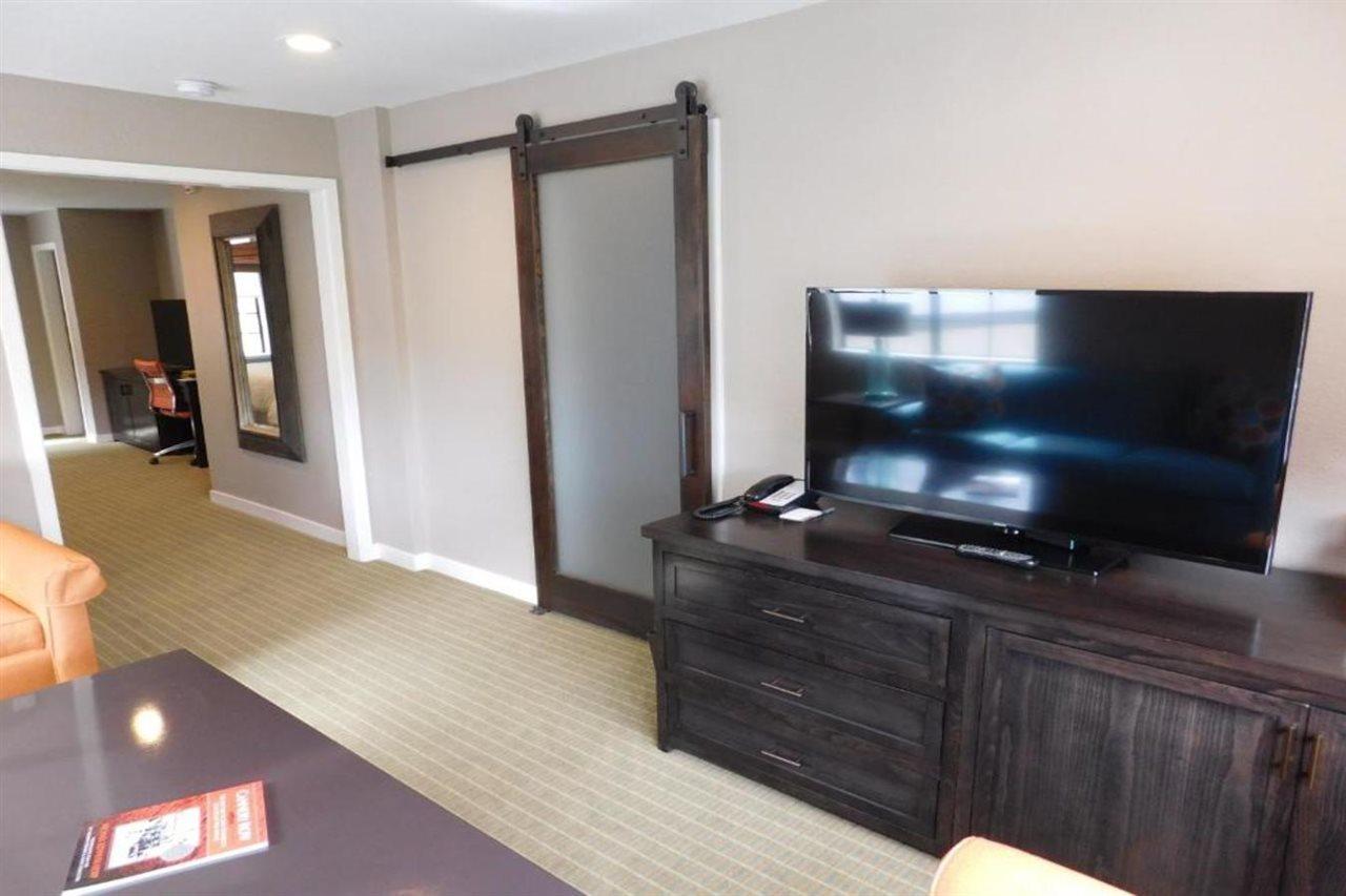 Wave Street Inn Monterey Bagian luar foto