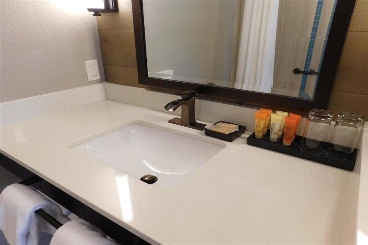 Wave Street Inn Monterey Ruang foto