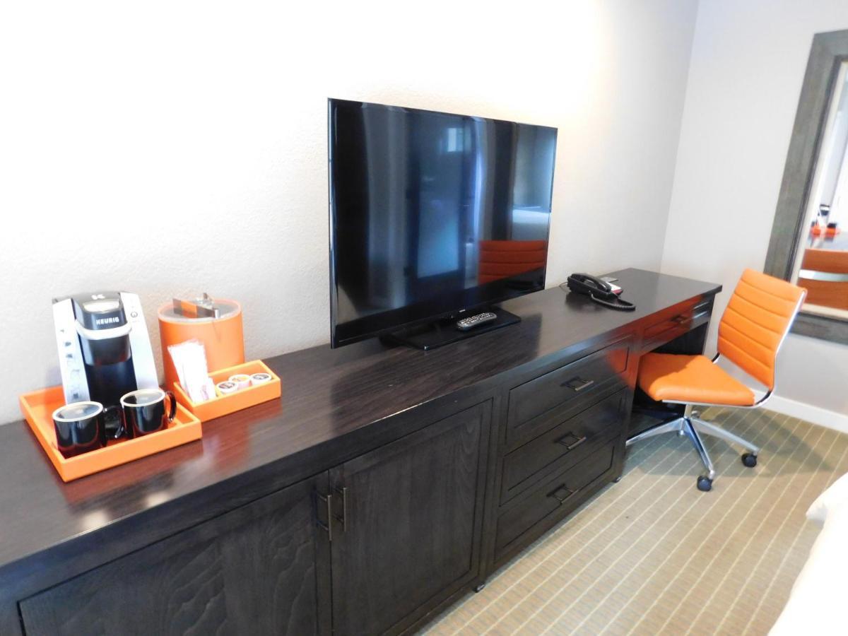 Wave Street Inn Monterey Ruang foto
