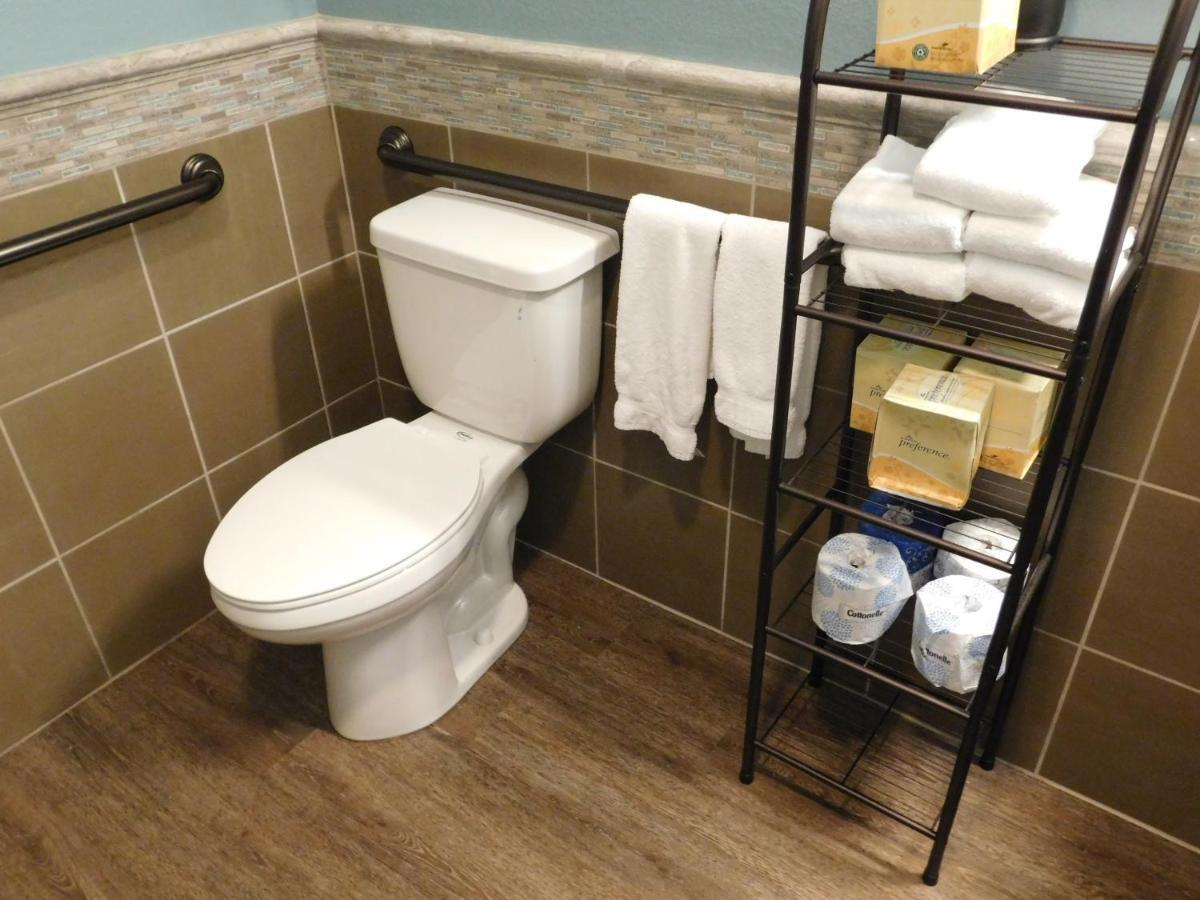 Wave Street Inn Monterey Bagian luar foto