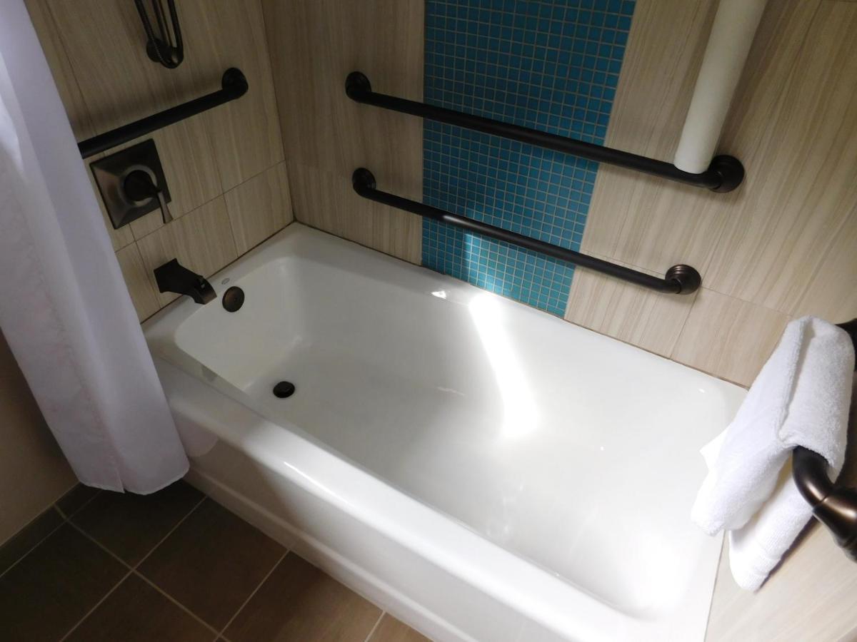 Wave Street Inn Monterey Ruang foto