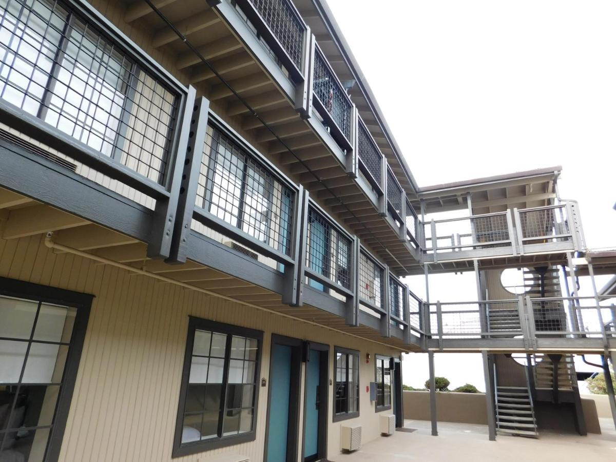 Wave Street Inn Monterey Bagian luar foto
